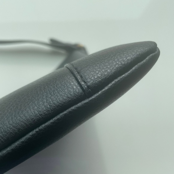 LRL Leather crossbody shoulder bag | Black - Picture 5 of 16